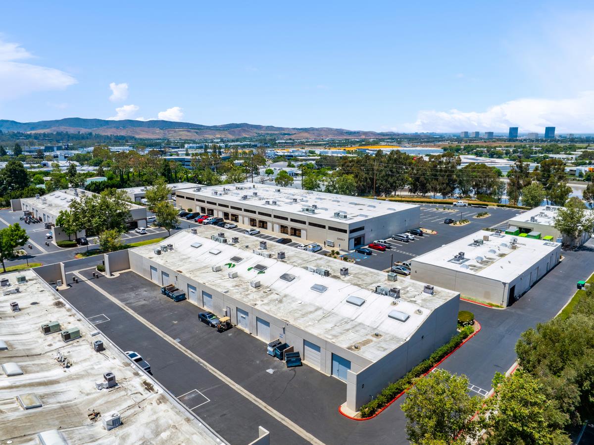 2,352 SF Flex Space in Lake Forest, CA Photo